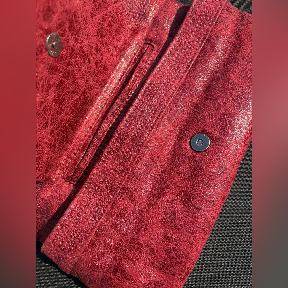 Matt & Nat red foldable clutch Bag with long chain /straps - Picture 7 of 14